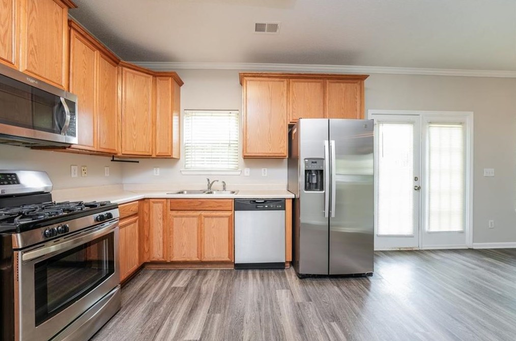 1814 Chickory Ct, Stockbridge GA  30281-7945 exterior