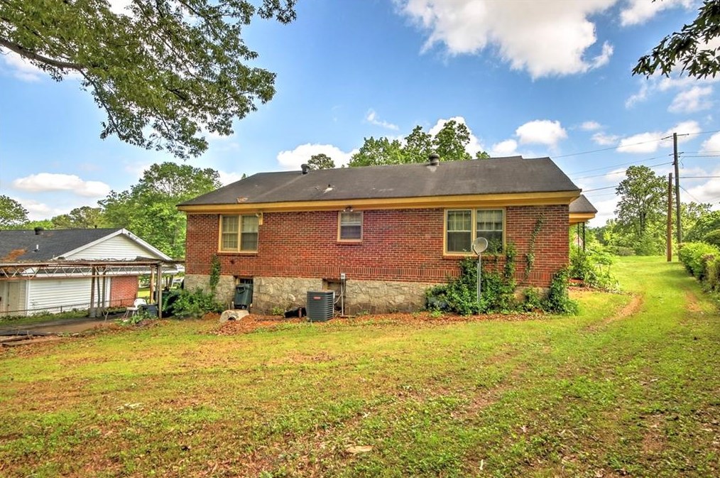 1909 Ridgeland Dr, Decatur GA  30032-4917 exterior