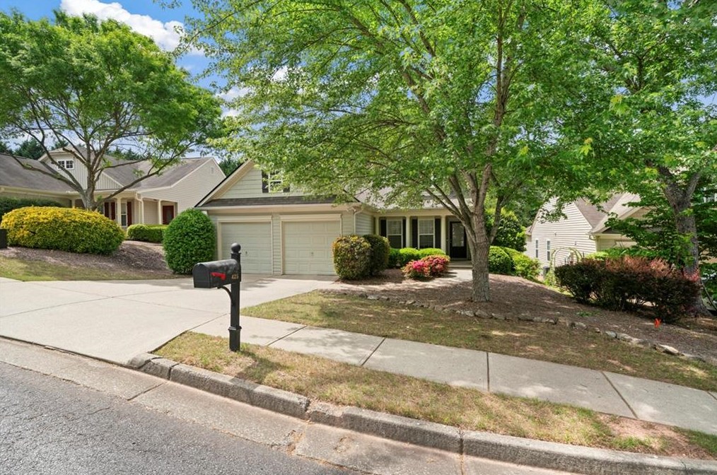 425 Redwood Trail, Holly Springs, GA 30114