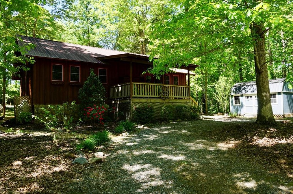 30 Shelter Cove, Cleveland, GA 30528