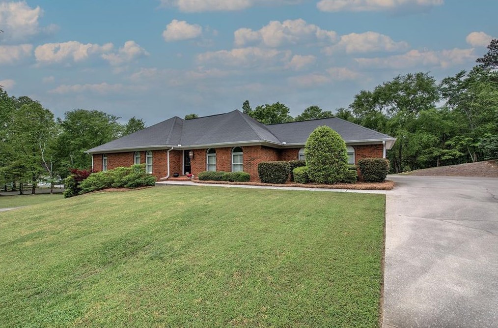 200 Caverns Dr, Calhoun, GA 30701-4735
