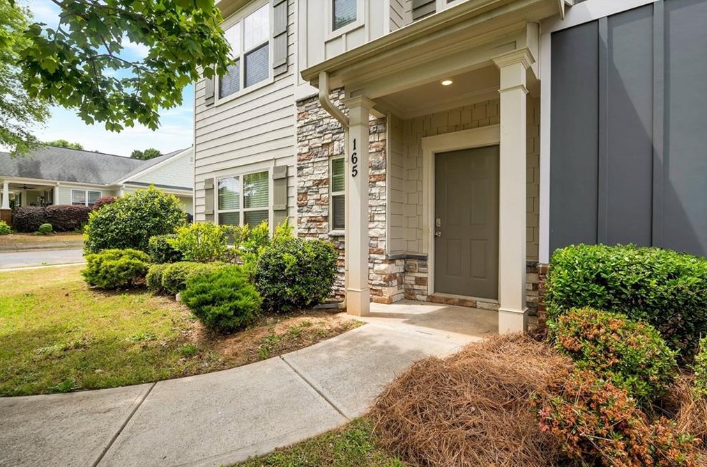 165 Orchard Dr, Porterdale, GA 30014-0996