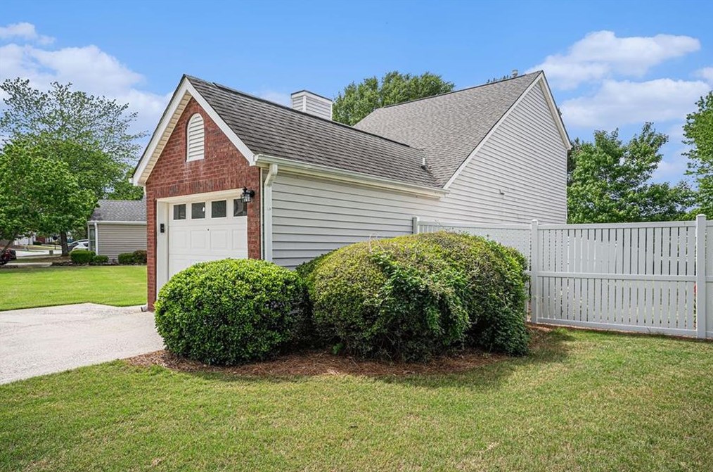 2815 Barnwood Xing, Duluth GA  30097-2178 exterior