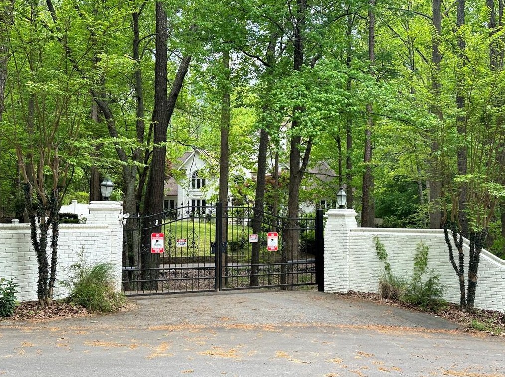 260 Galsworthy Ct, Roswell, GA 30075