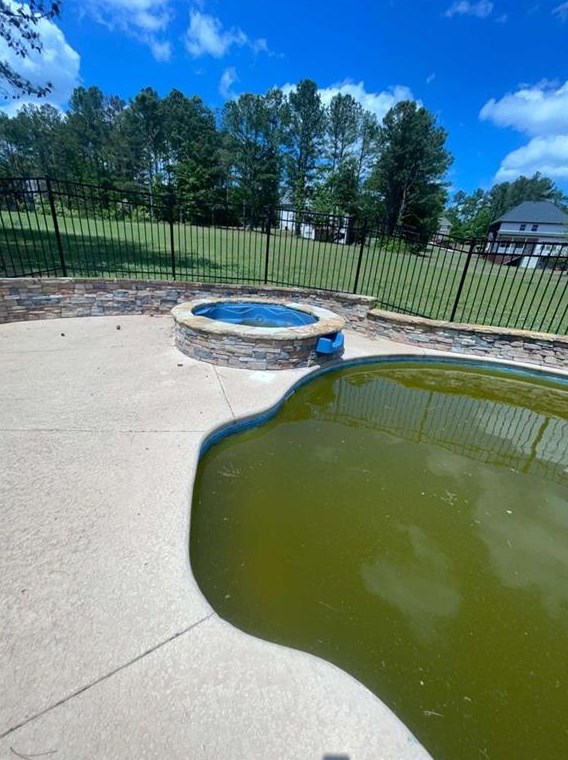 312 Pine Needle Ct, Stockbridge GA 30281-1595 exterior