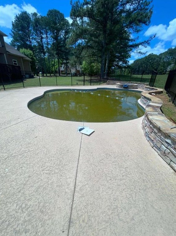 312 Pine Needle Ct, Stockbridge GA 30281-1595 exterior