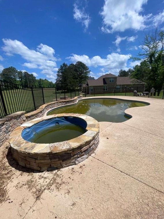 312 Pine Needle Ct, Stockbridge GA 30281-1595 exterior