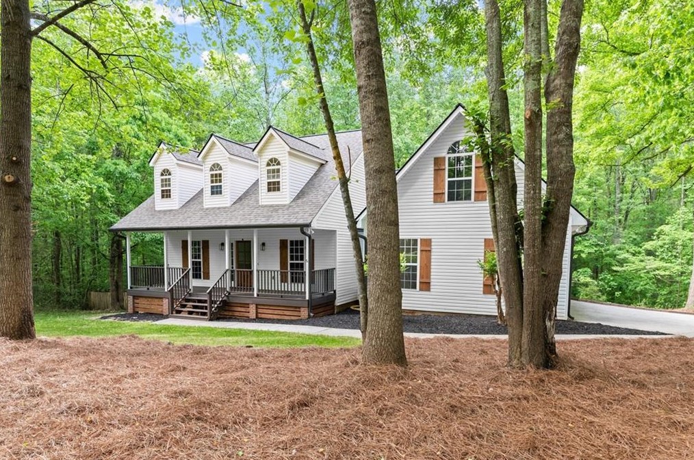 396 Briarwood Ct, Hoschton, GA 30548