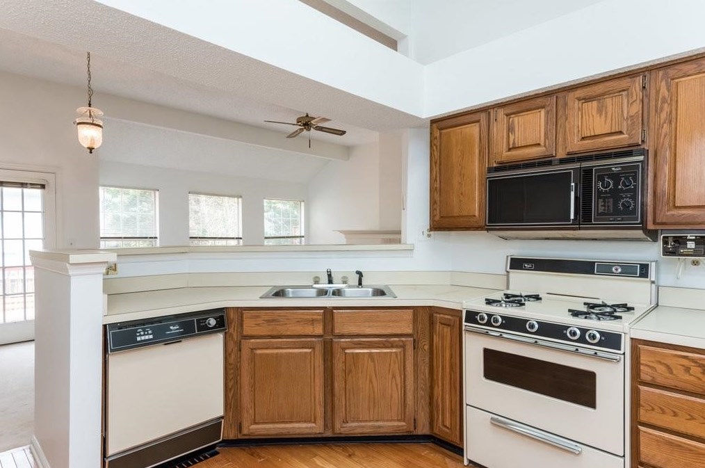 2202 Goodwood Blvd, Smyrna GA  30080-8205 exterior