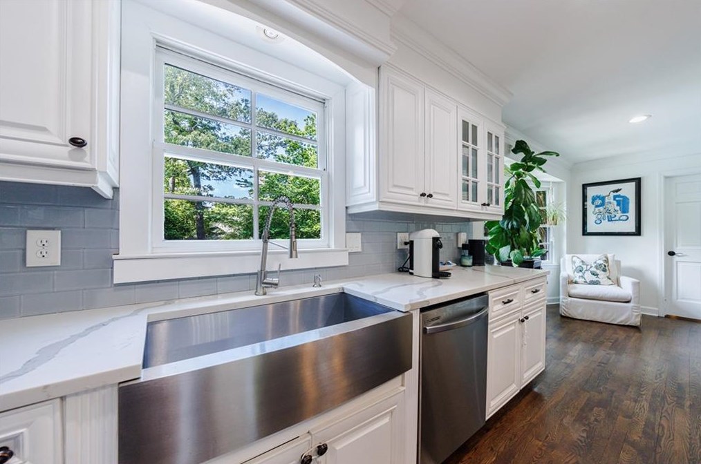 4804 Chamblee Dunwoody Rd, Atlanta GA  30338-5606 exterior
