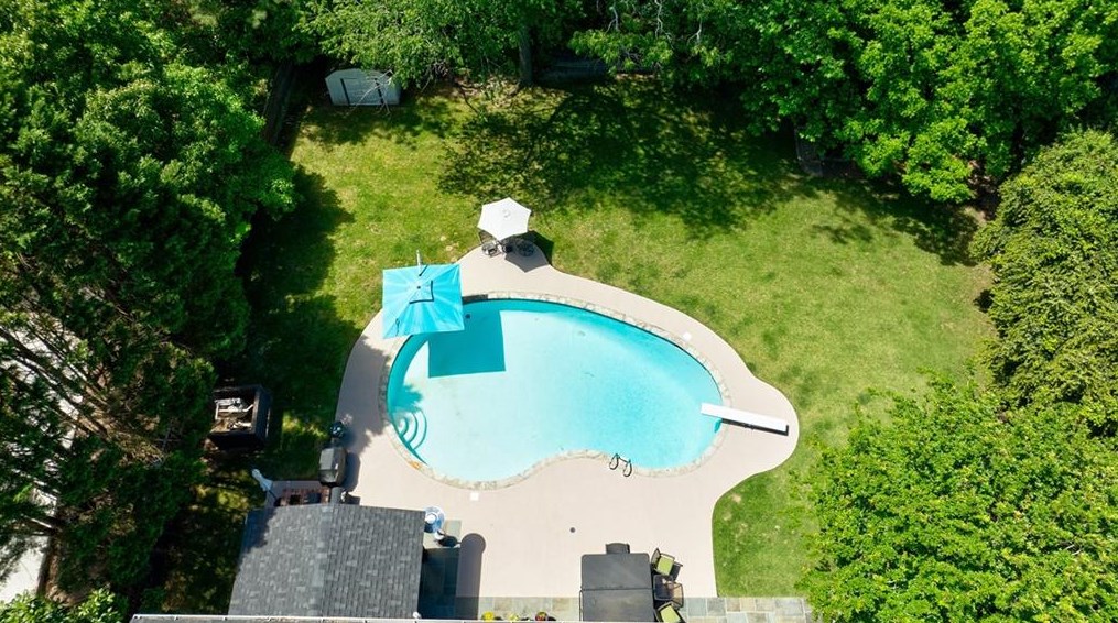 4804 Chamblee Dunwoody Rd, Atlanta GA  30338-5606 exterior