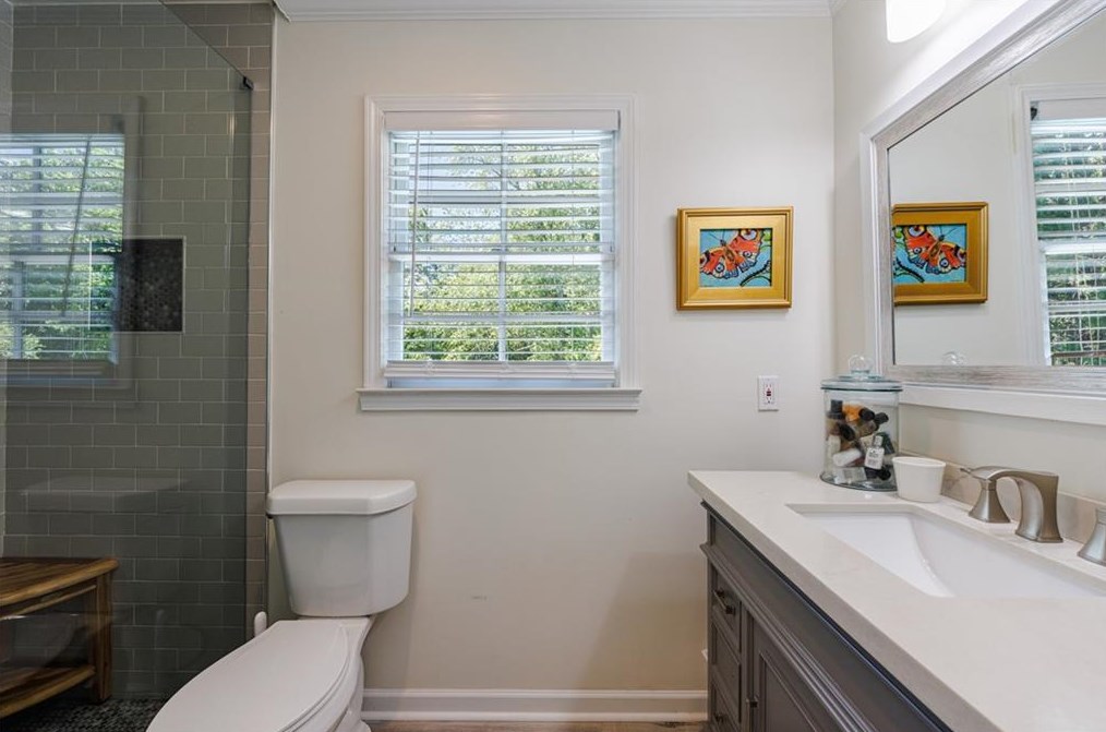 4804 Chamblee Dunwoody Rd, Atlanta GA  30338-5606 exterior