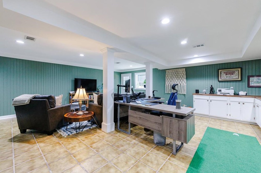 4804 Chamblee Dunwoody Rd, Atlanta GA  30338-5606 exterior