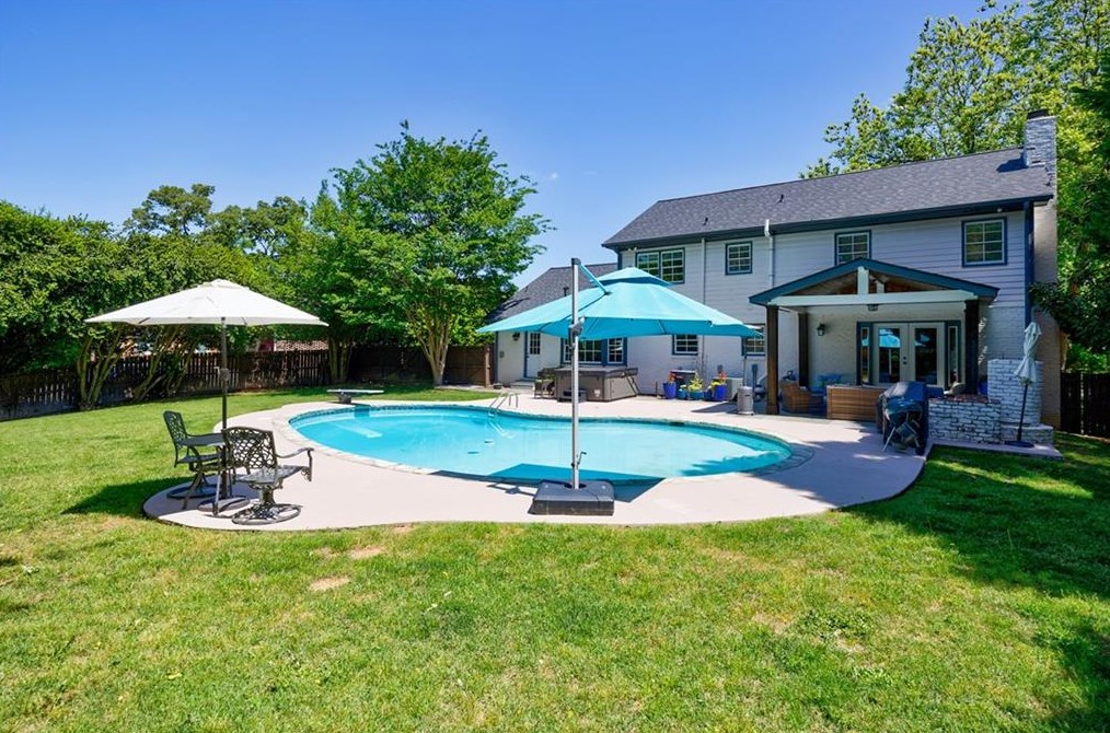 4804 Chamblee Dunwoody Rd, Atlanta GA  30338-5606 exterior