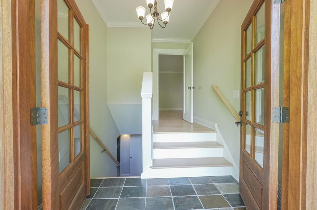27 Spruell Springs Rd, Atlanta, GA 30342-2501