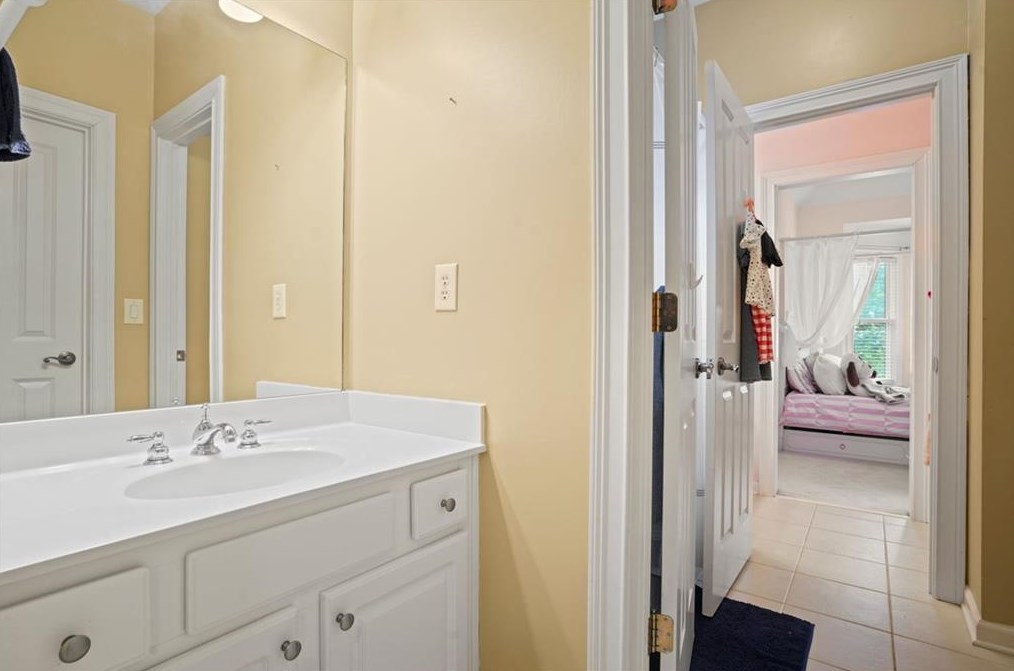 5093 Healey Dr, Smyrna GA  30082-5067 exterior