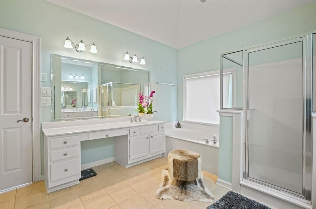 5093 Healey Dr, Smyrna GA  30082-5067 exterior