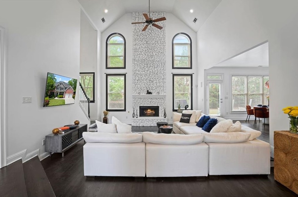 5093 Healey Dr, Smyrna GA  30082-5067 exterior