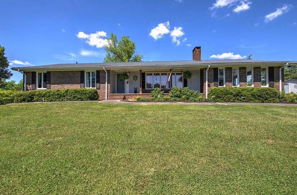 795 Mt Pleasant Rd, Rydal, GA 30171