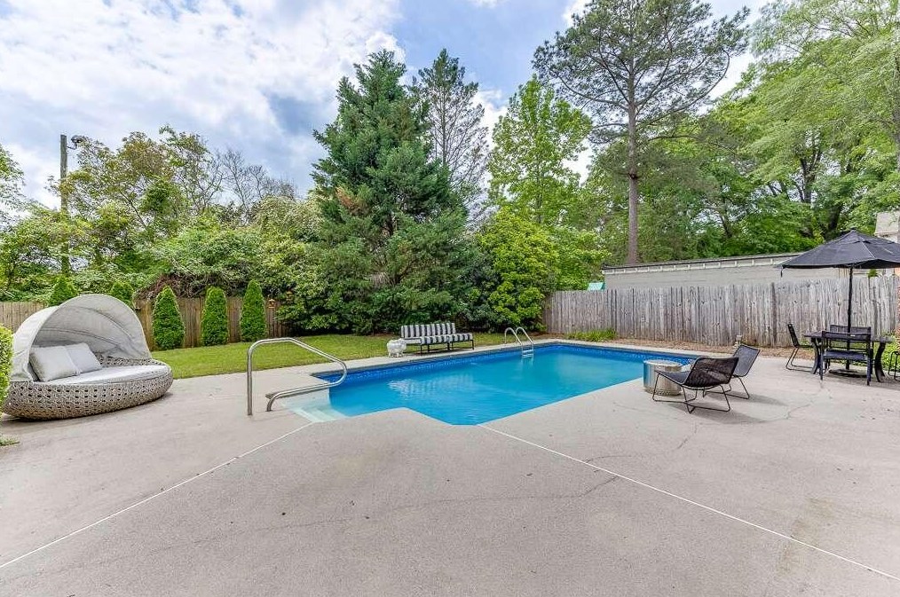 239 Midvale Dr, Atlanta GA  30342-3326 exterior