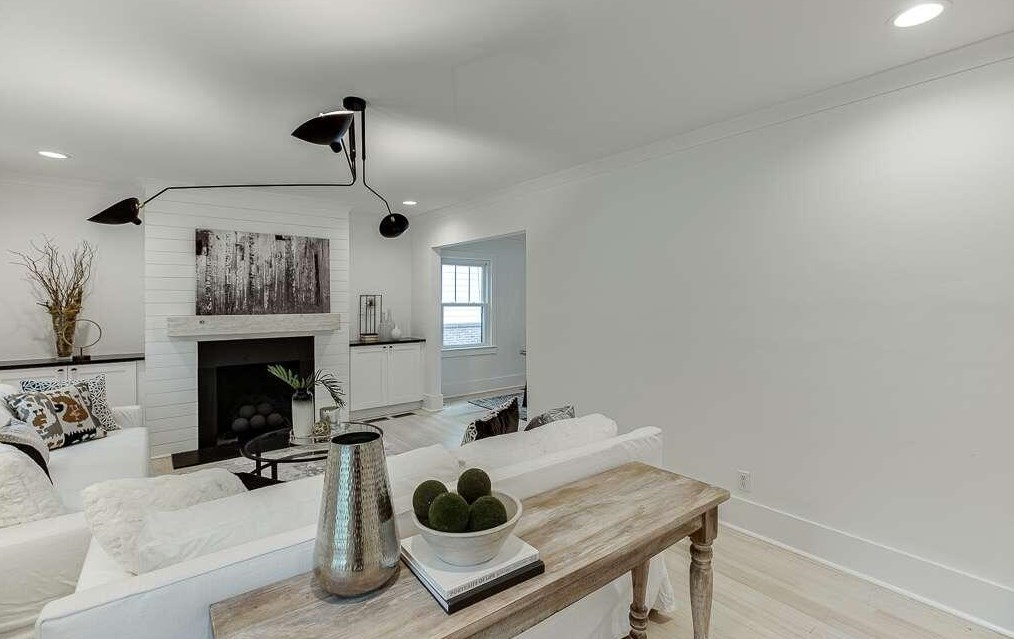 239 Midvale Dr, Atlanta GA  30342-3326 exterior