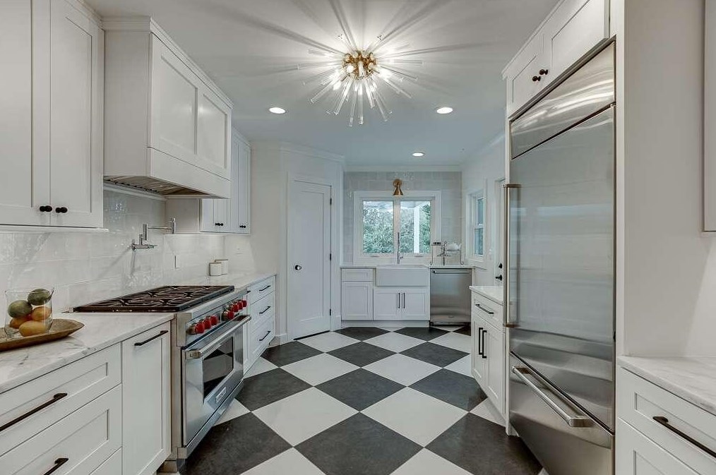 239 Midvale Dr, Atlanta GA  30342-3326 exterior