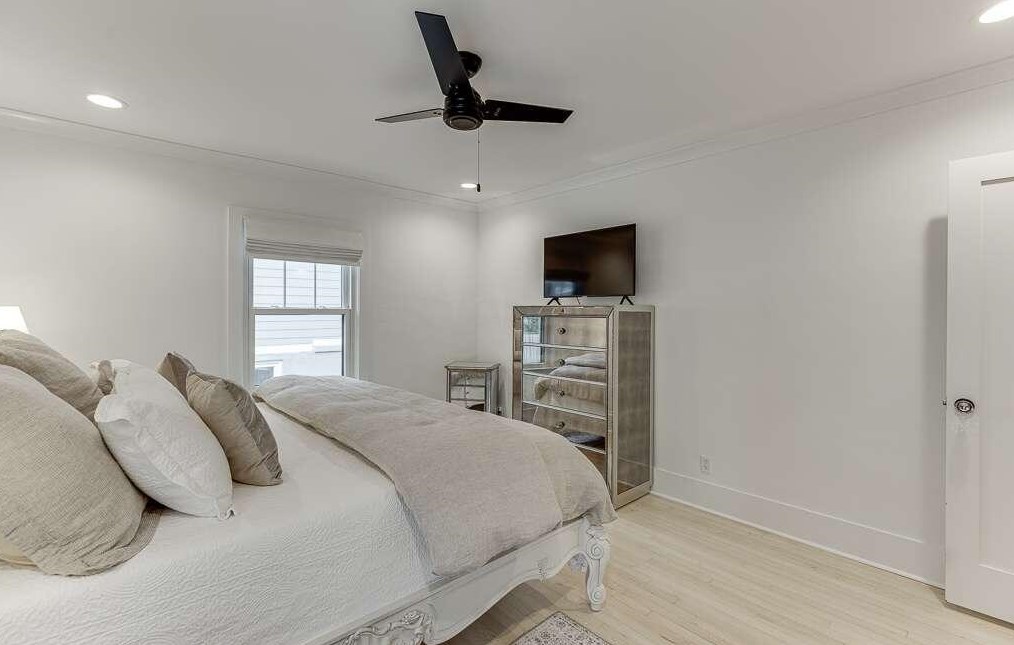 239 Midvale Dr, Atlanta GA  30342-3326 exterior