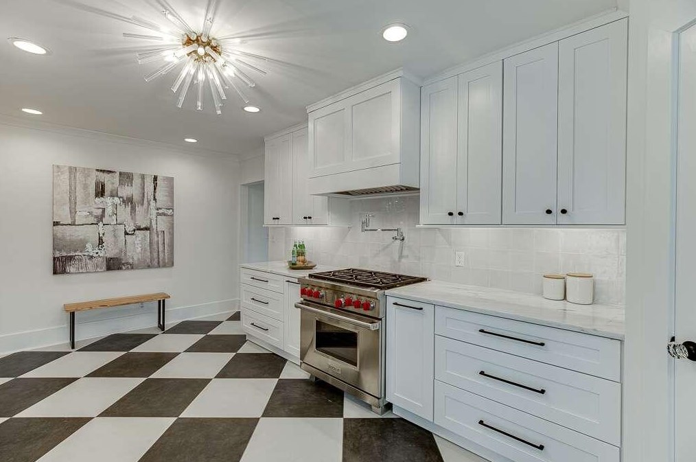 239 Midvale Dr, Atlanta GA  30342-3326 exterior