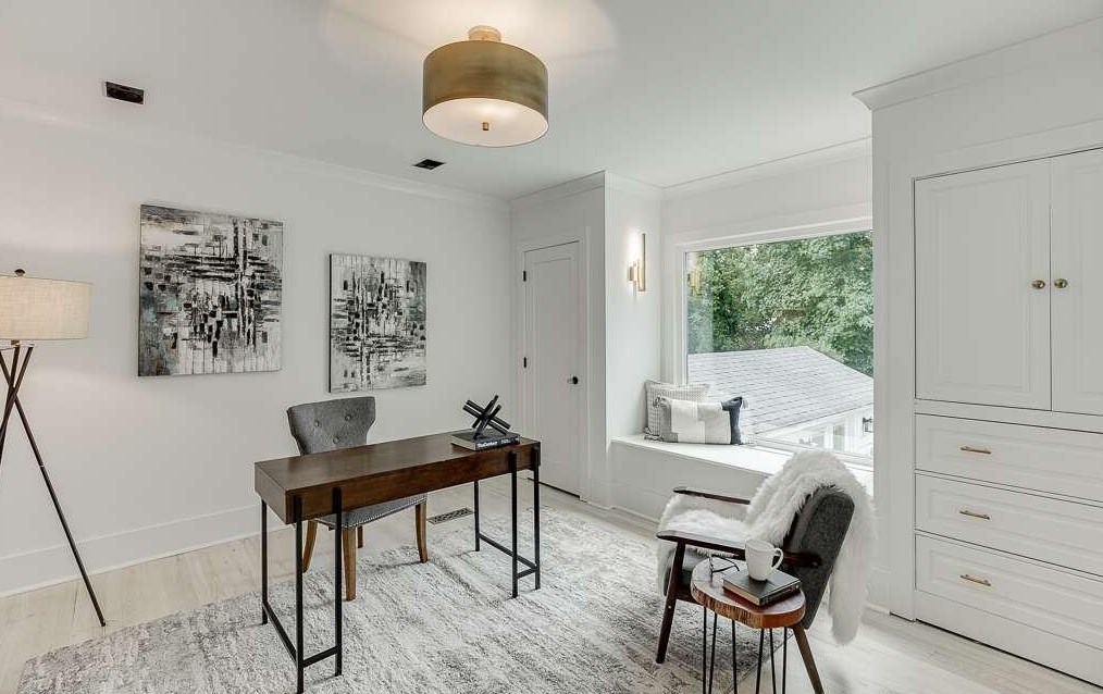 239 Midvale Dr, Atlanta GA  30342-3326 exterior