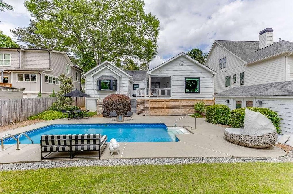 239 Midvale Dr, Atlanta GA  30342-3326 exterior