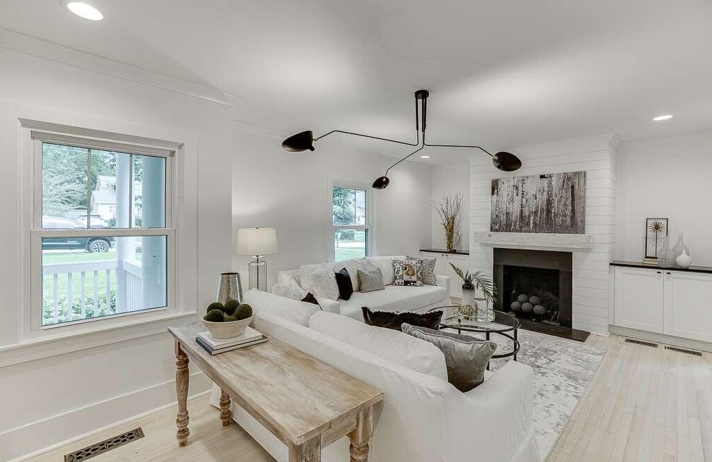 239 Midvale Dr, Atlanta GA  30342-3326 exterior