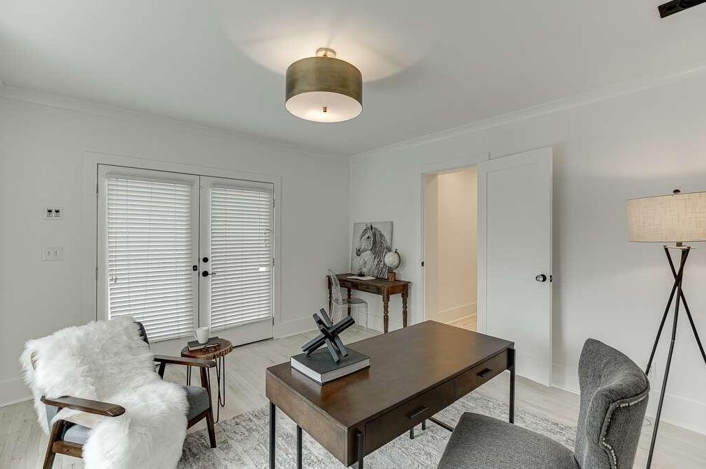 239 Midvale Dr, Atlanta GA  30342-3326 exterior