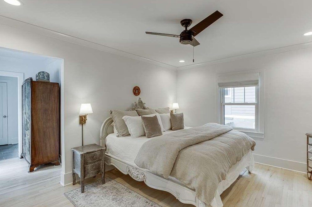 239 Midvale Dr, Atlanta GA  30342-3326 exterior