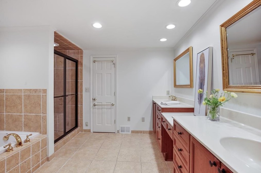 505 Hbr Dr, Atlanta GA  30328-2736 exterior