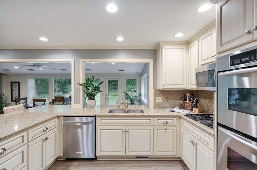 505 Hbr Dr, Atlanta GA  30328-2736 exterior