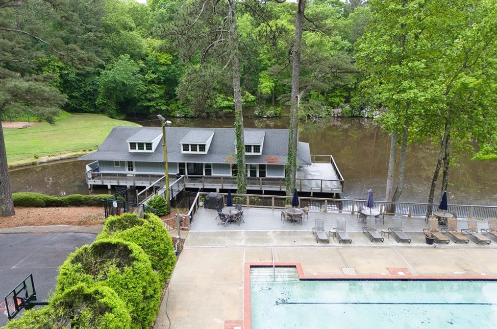 505 Hbr Dr, Atlanta GA  30328-2736 exterior