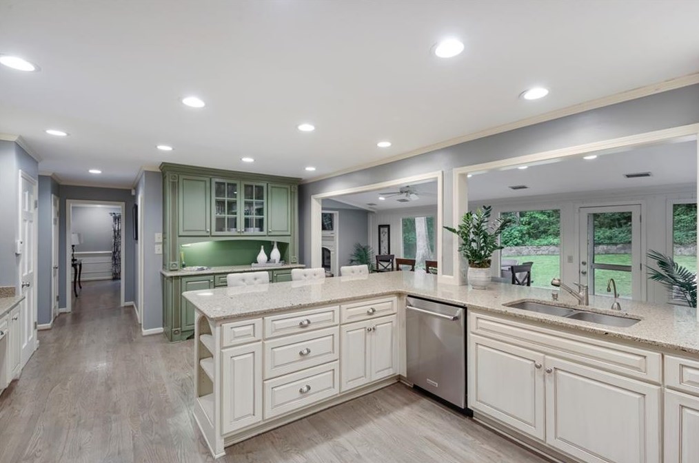 505 Hbr Dr, Atlanta GA  30328-2736 exterior