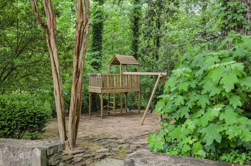 505 Hbr Dr, Atlanta GA  30328-2736 exterior