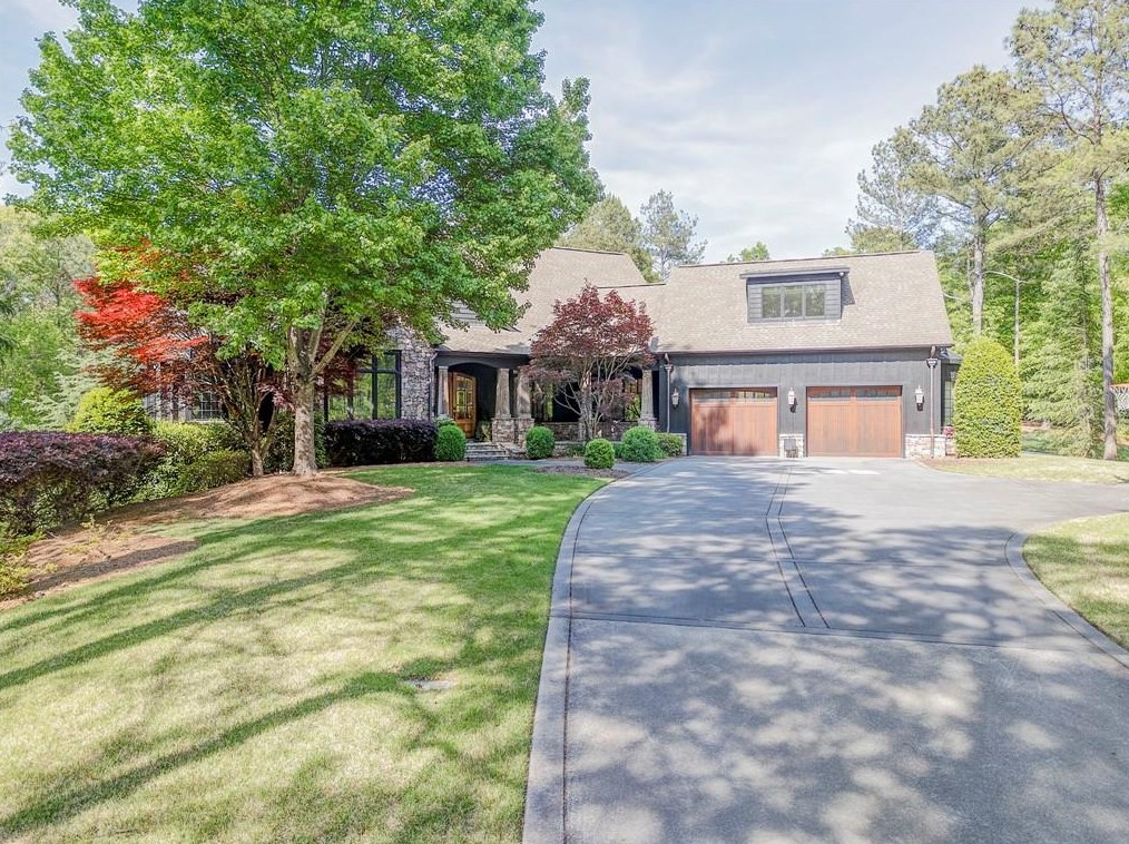 511 Ridgewood Dr, Calhoun, GA 30701-8349