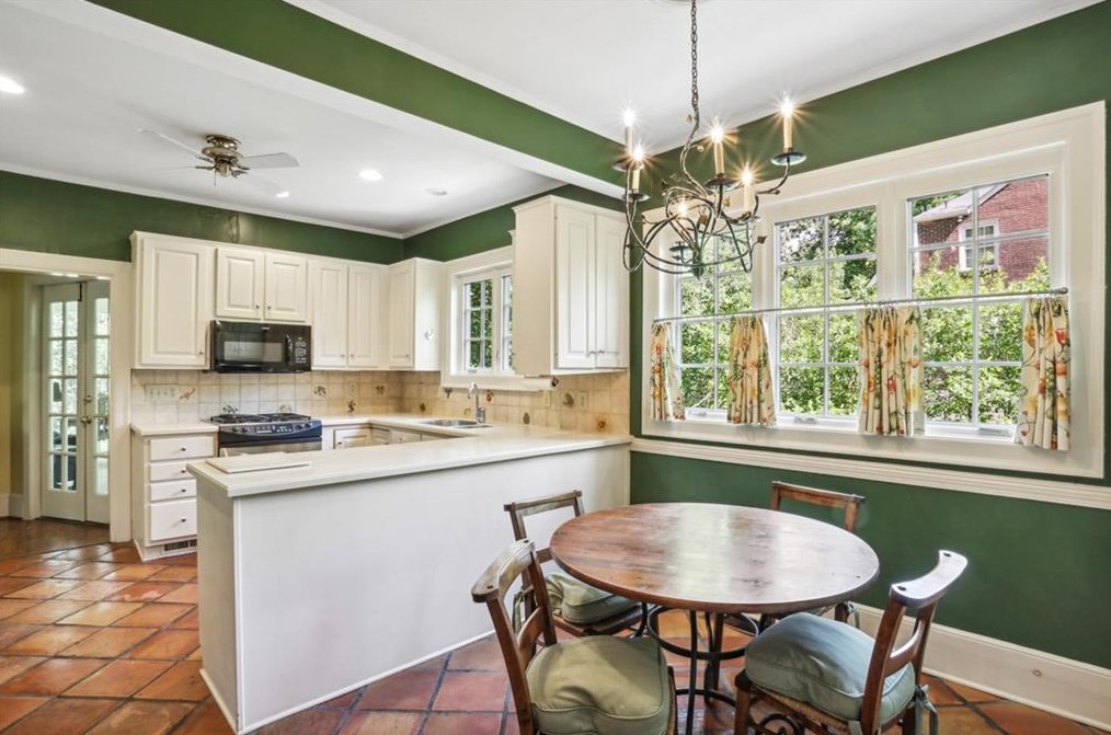 2426 Woodward Way, Atlanta GA  30305-4046 exterior