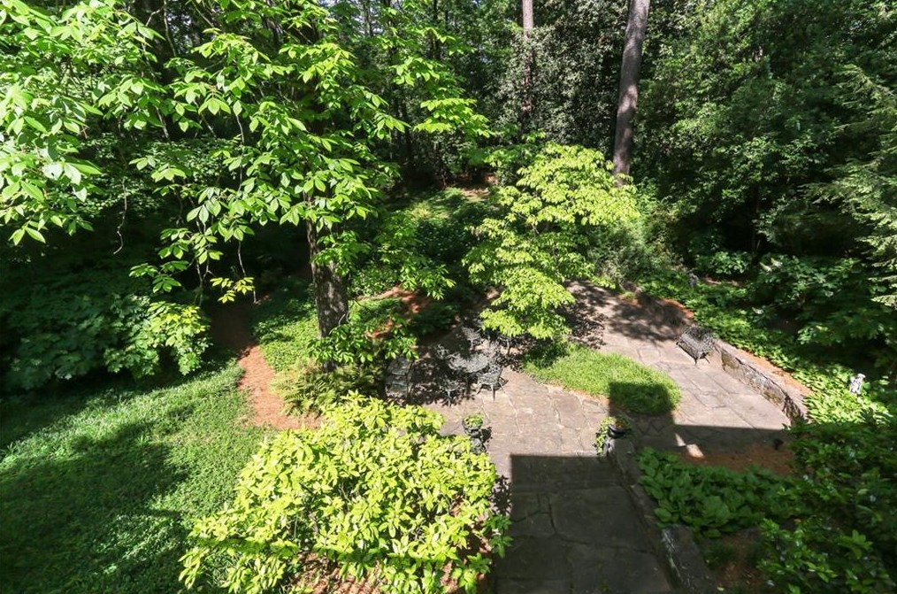 2426 Woodward Way, Atlanta GA  30305-4046 exterior