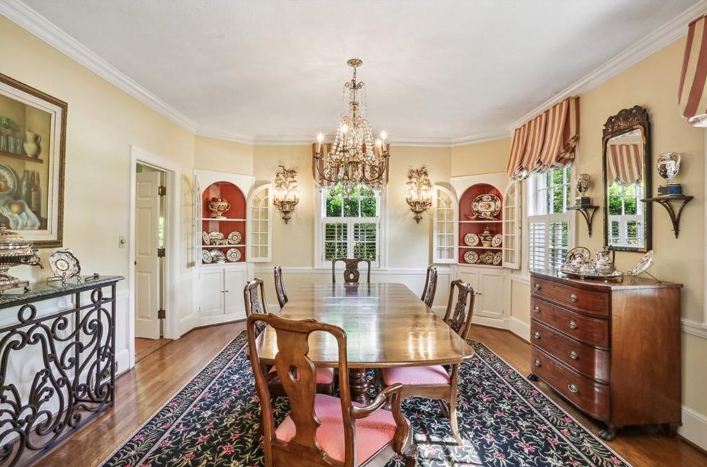 2426 Woodward Way, Atlanta GA  30305-4046 exterior