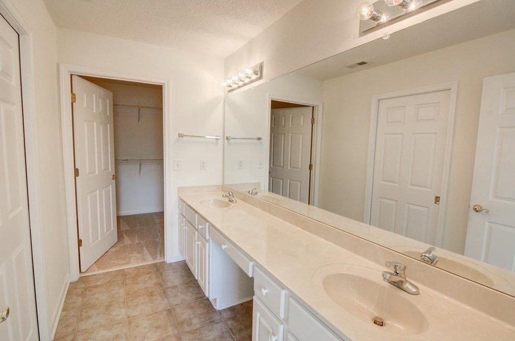 3027 Orch Rdg Cir, Duluth GA 30096-7420 exterior