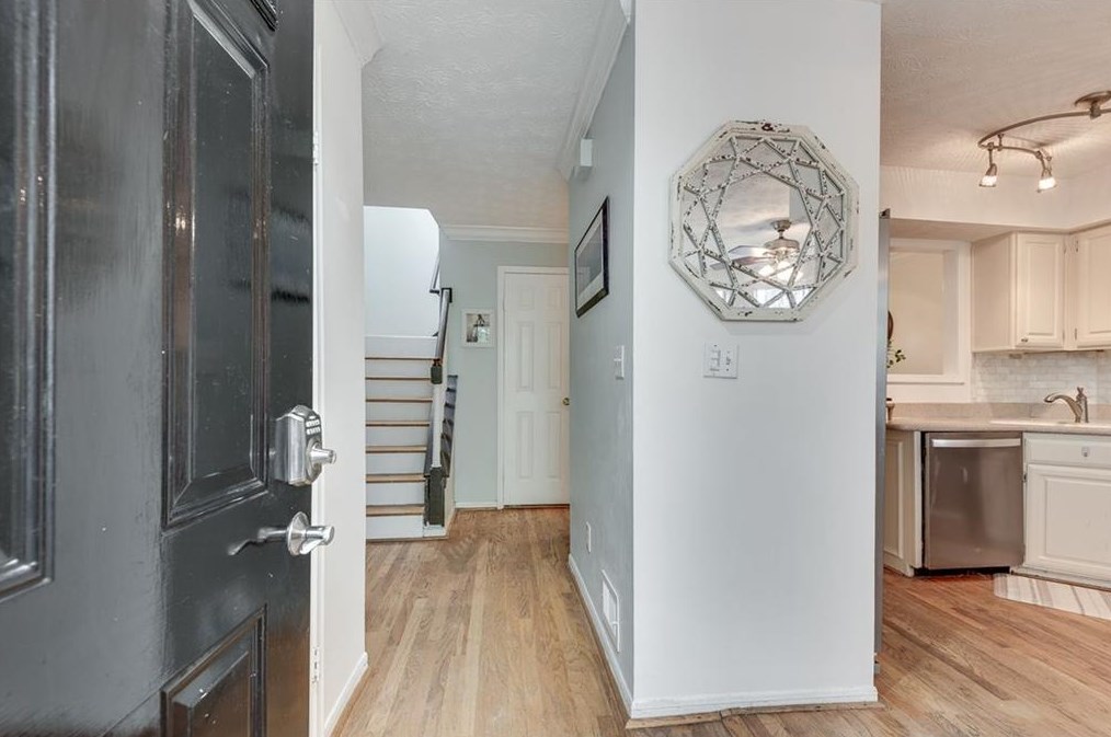 103 Franklin Ct, Decatur GA  30030-2920 exterior