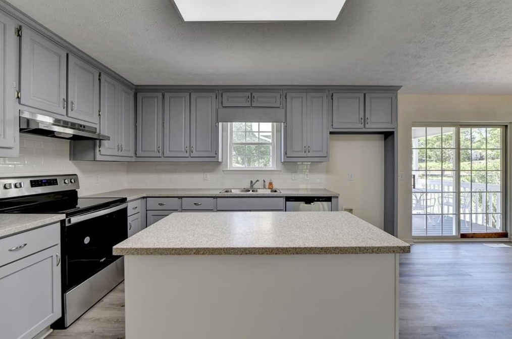 3121 Sardis Rd, Gainesville GA 30506-2013 exterior