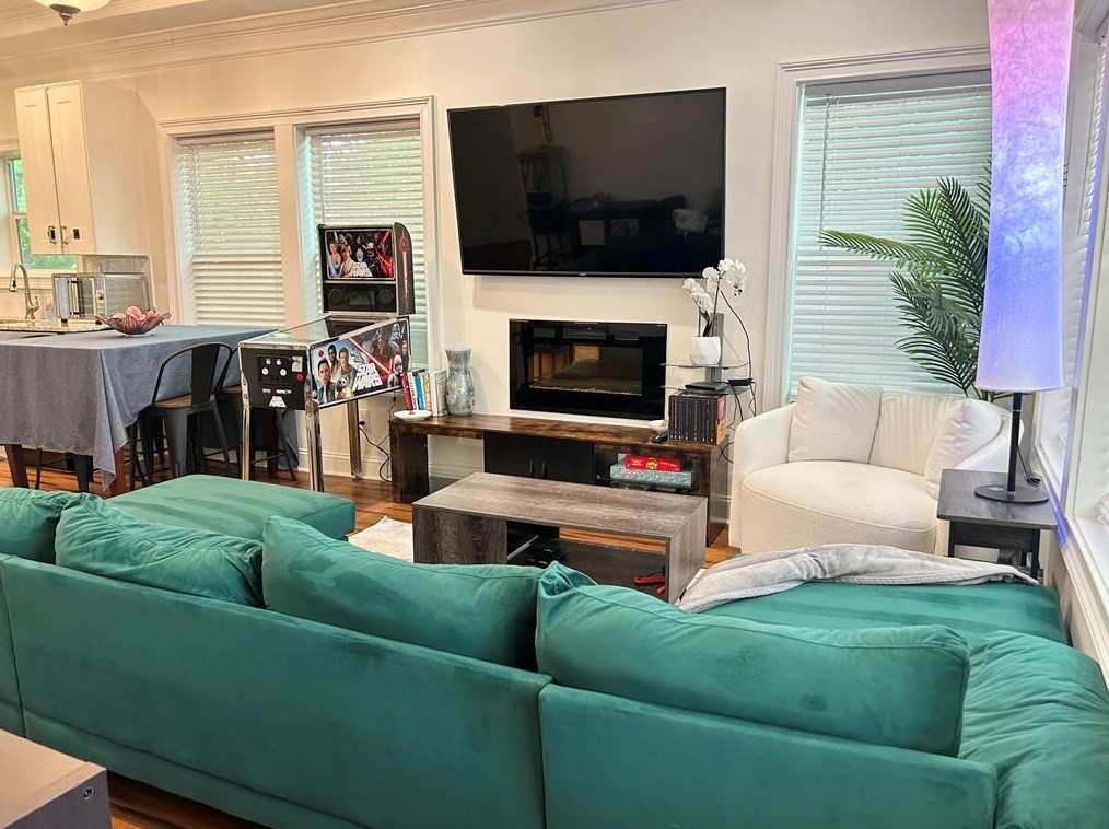 1783 Dorsey Ave, Atlanta GA  30344-3231 exterior