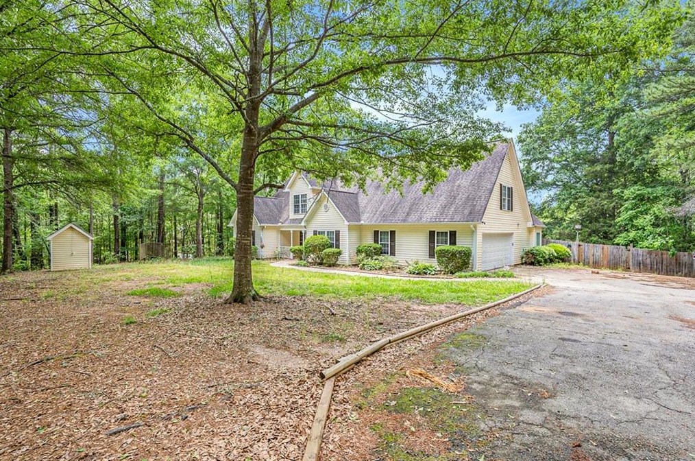 70 River Shoals Ct, Porterdale, GA 30016