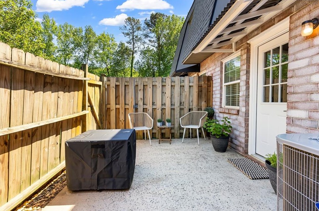 120 Rondak Cir, Smyrna GA  30080-4595 exterior