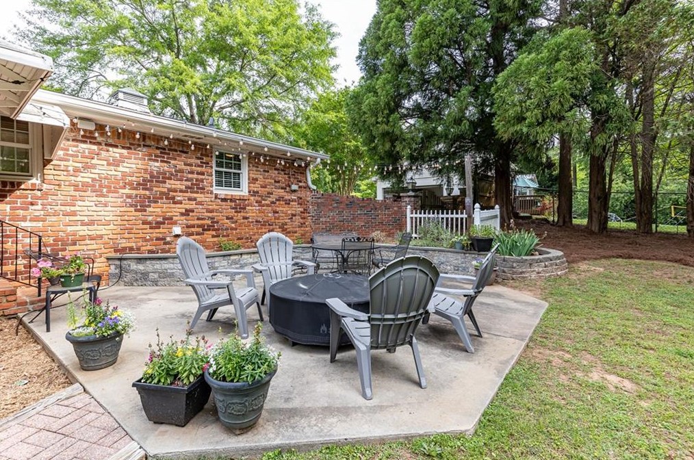 1577 Riderwood Ct, Decatur GA  30033-1505 exterior