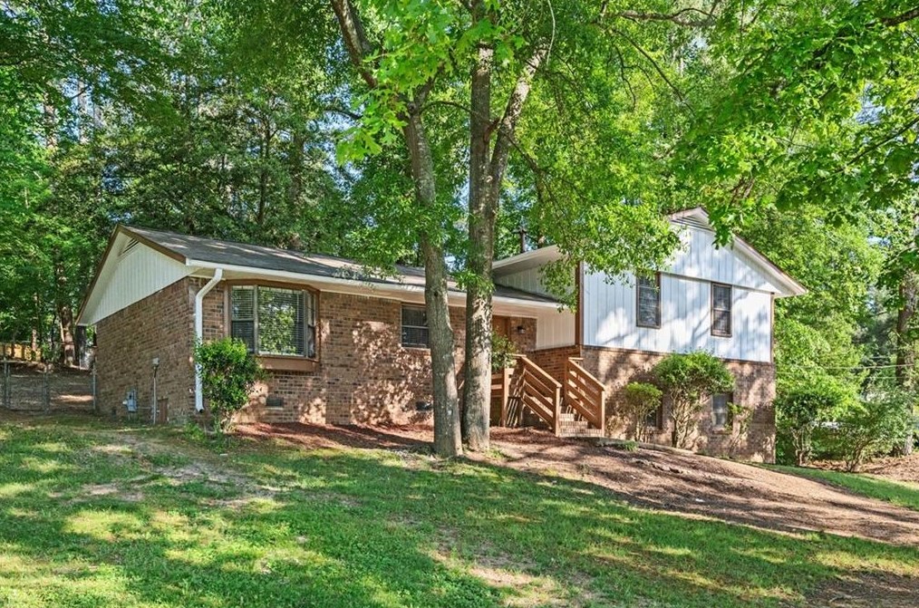 4666 Browns Mill Ferry Rd, Lithonia, GA 30038-4533